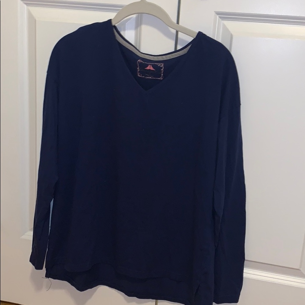 Long sleeve v neck, size medium